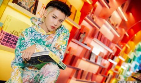 黄明昊娱乐圈吃瓜,揭秘明星幕后故事